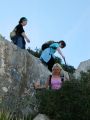 Mary, Menchu y Almudena en un pequeo escaln